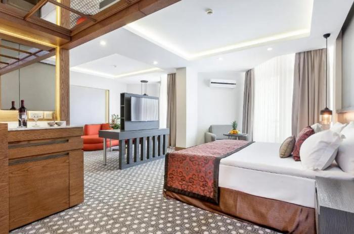 פמגוסטה Salamis Bay Conti Resort Hotel & Casino חדר תמונה Suite