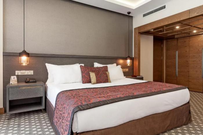 פמגוסטה Salamis Bay Conti Resort Hotel & Casino חדר תמונה A bedroom at the hotel