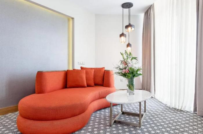 פמגוסטה Salamis Bay Conti Resort Hotel & Casino חדר תמונה A suite at the hotel