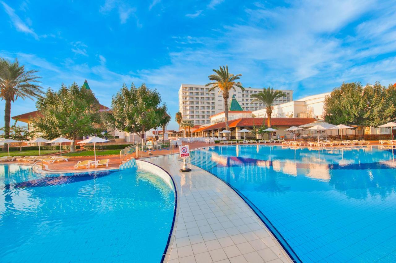 פמגוסטה Salamis Bay Conti Resort Hotel & Casino מראה חיצוני תמונה The resort's main pool