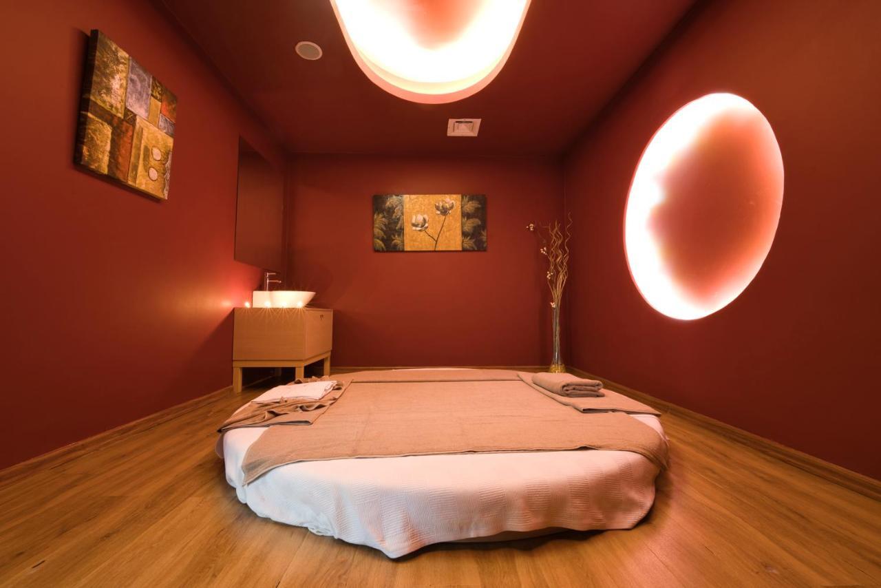פמגוסטה Salamis Bay Conti Resort Hotel & Casino מראה חיצוני תמונה A massage room at a spa