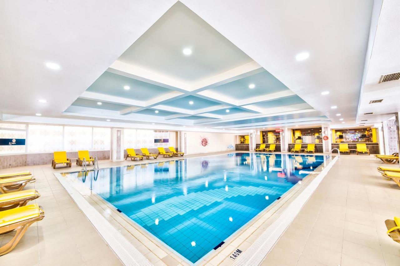 פמגוסטה Salamis Bay Conti Resort Hotel & Casino מראה חיצוני תמונה The swimming pool at the hotel