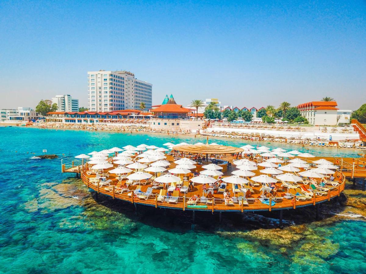 פמגוסטה Salamis Bay Conti Resort Hotel & Casino מראה חיצוני תמונה The pier at Nissi Beach